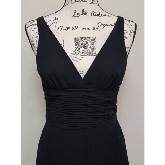 🖤 LAUNDRY BY SHELLI SEGAL Black Chiffon Sleeveless Pleated Dress SIZE 4 NWT - Picture 3 of 13